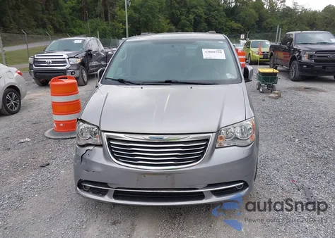 2015 Chrysler Town & Country Touring z USA, uszkodzony, nr VIN 2C4RC1BG6FR726460